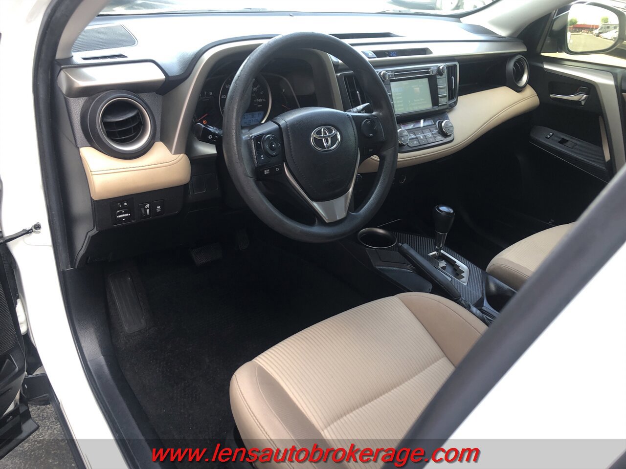 Used 2015 Toyota RAV4 XLE FWD image 10