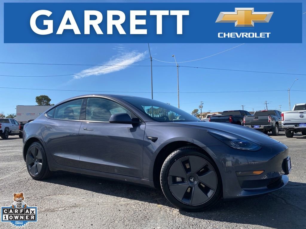 Used 2023 Tesla Model 3 Standard Range image 1