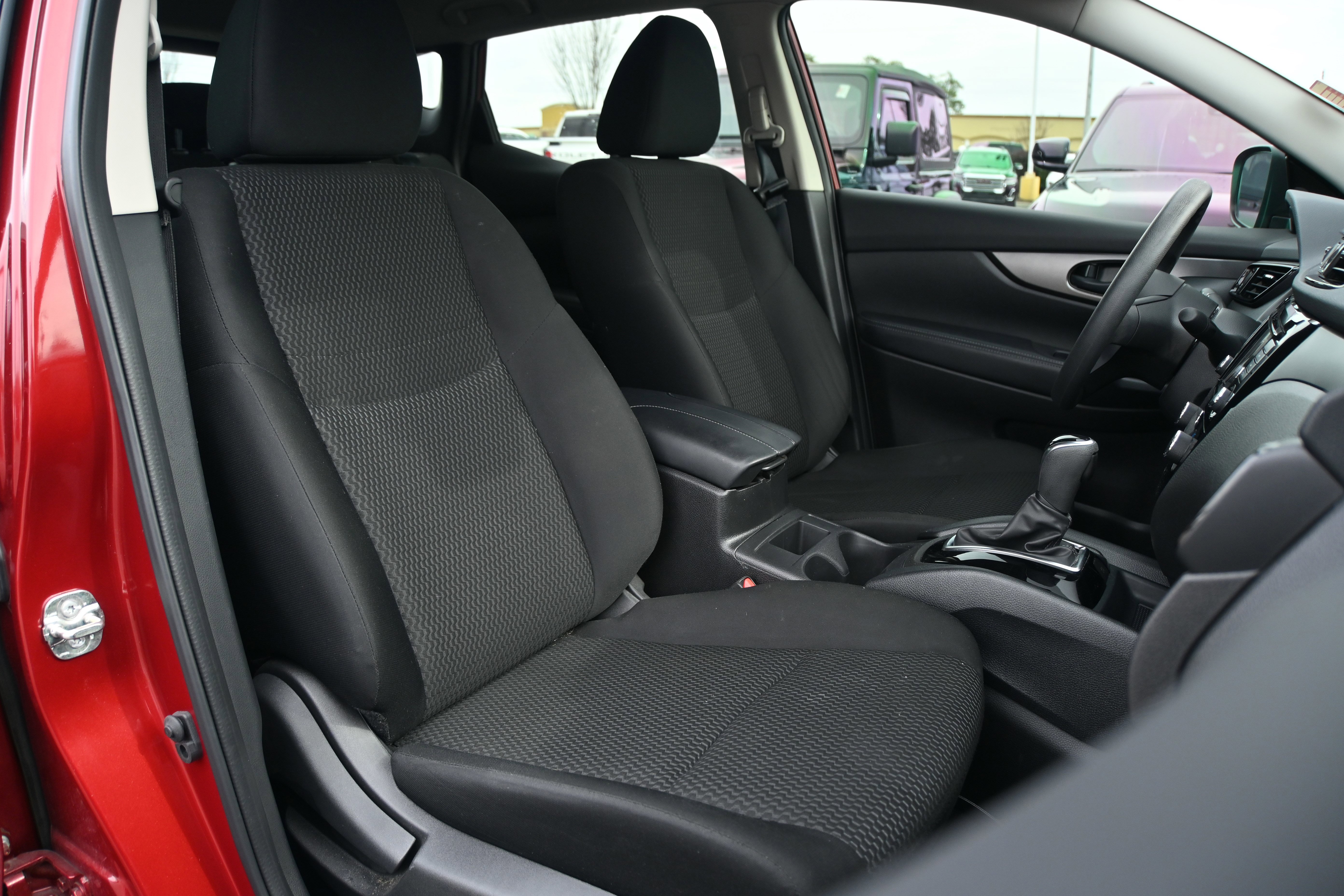 Used 2021 Nissan Rogue Sport S image 17