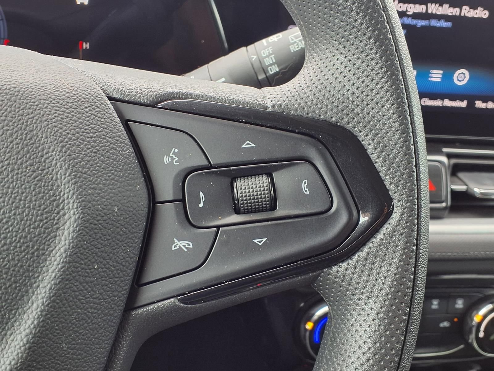 Used 2025 Chevrolet TrailBlazer LT AWD/4WD image 16