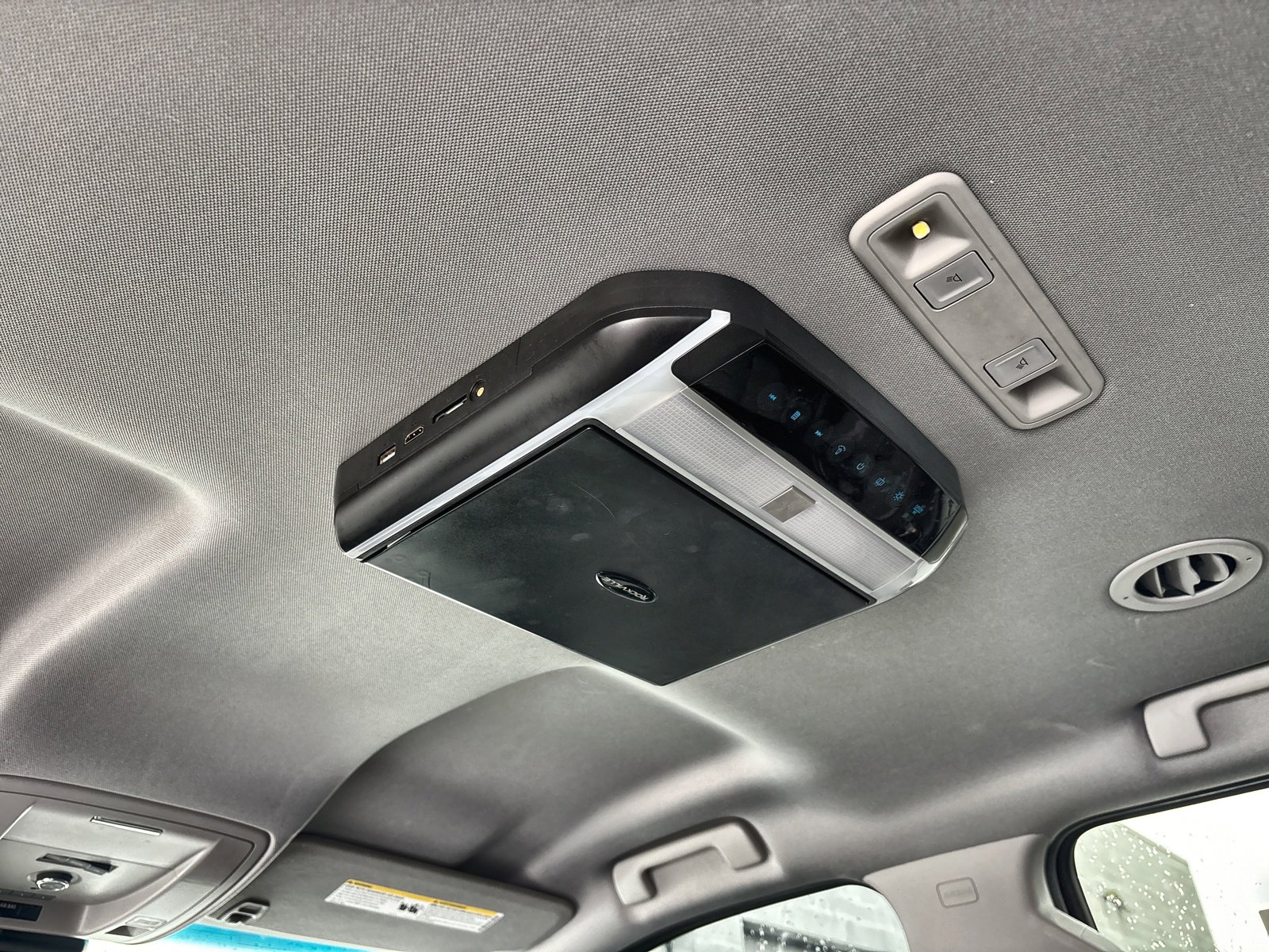 Used 2015 Chevrolet Suburban LT image 32