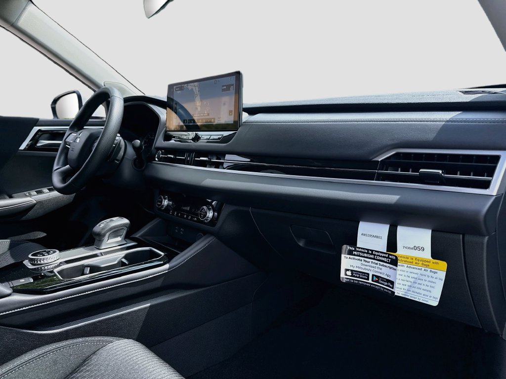 New 2026 Mitsubishi Outlander ES FWD image 30