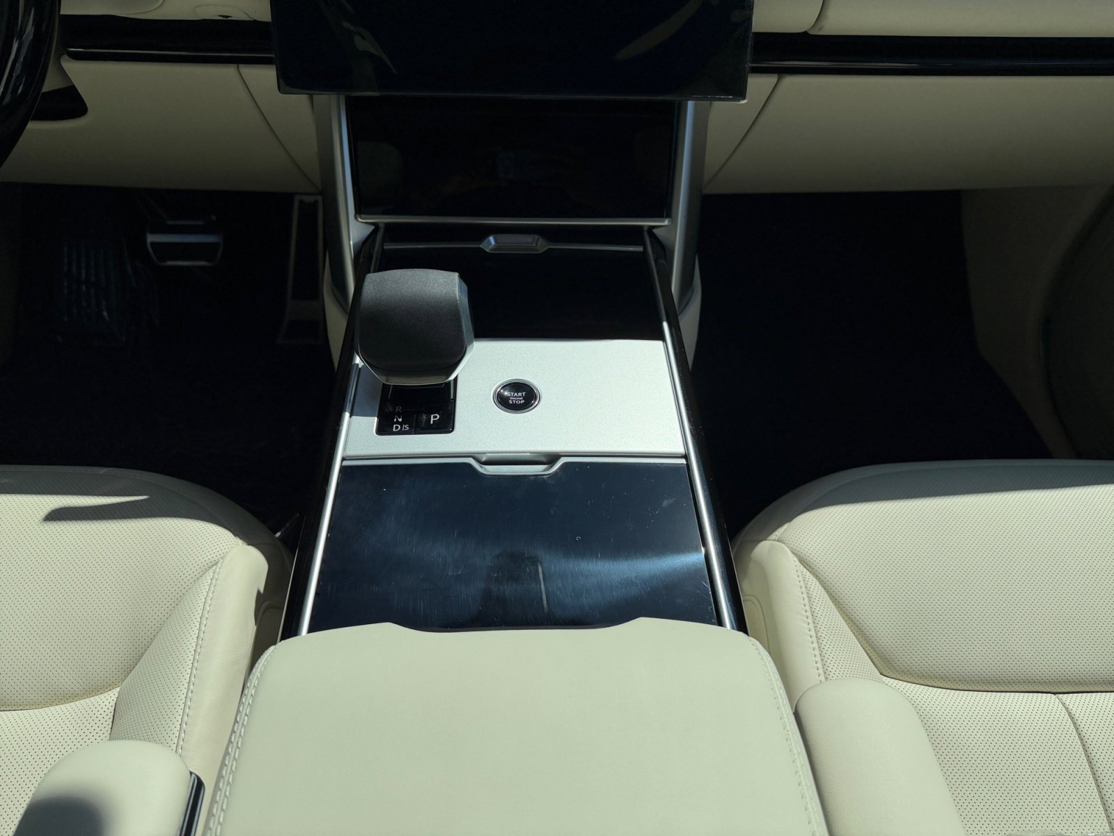 New 2026 Land Rover Range Rover SE AWD/4WD image 15