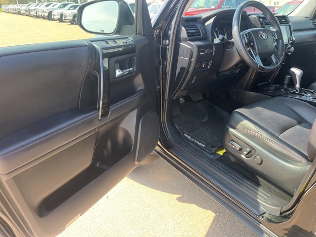 Used 2020 Toyota 4Runner TRD Off-Road Premium image 11