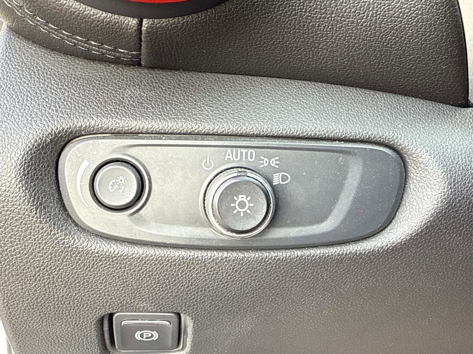 Used 2020 Chevrolet Blazer LT image 28