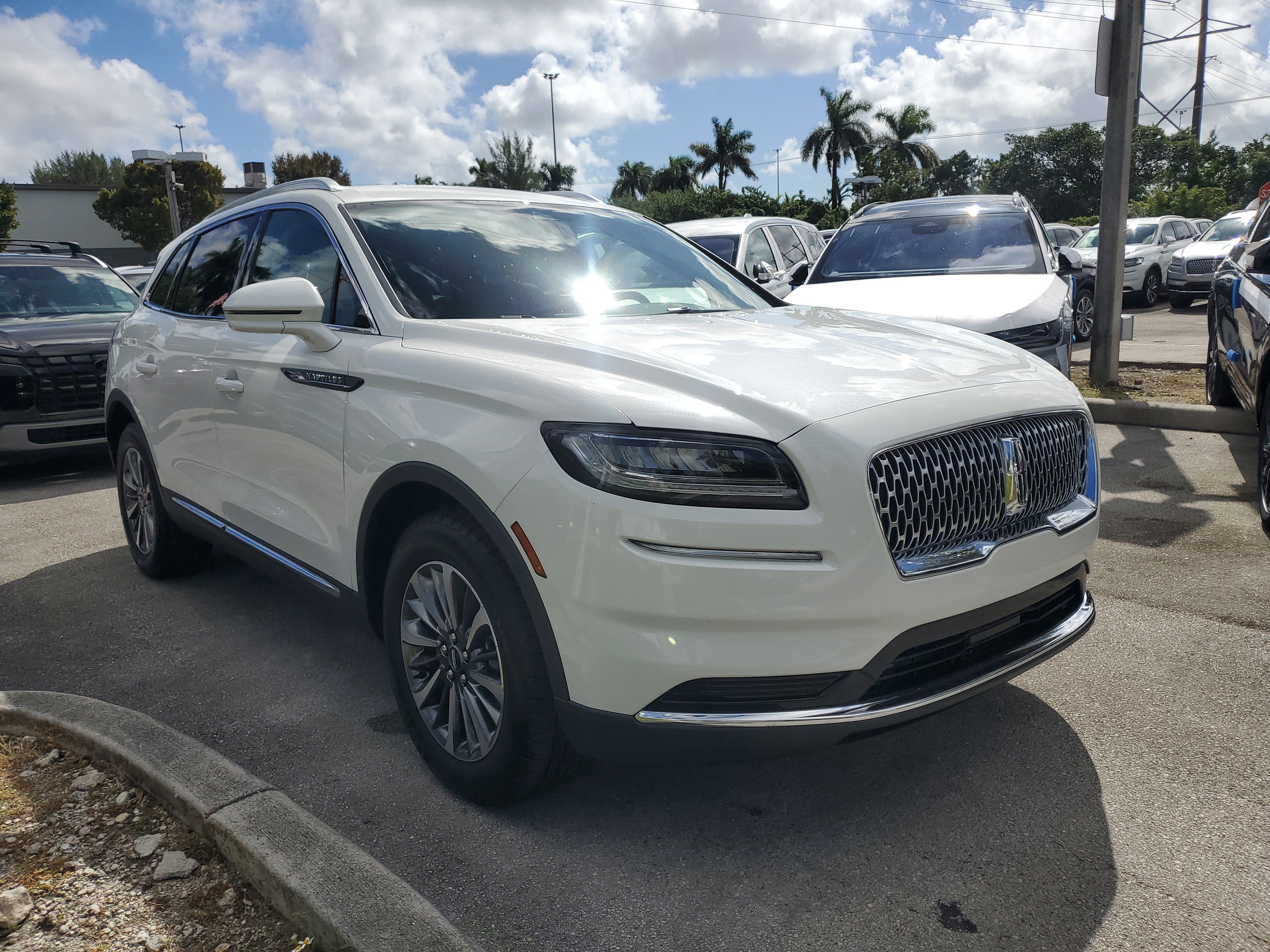Certified 2023 Lincoln Nautilus AWD w/ Premium Package
