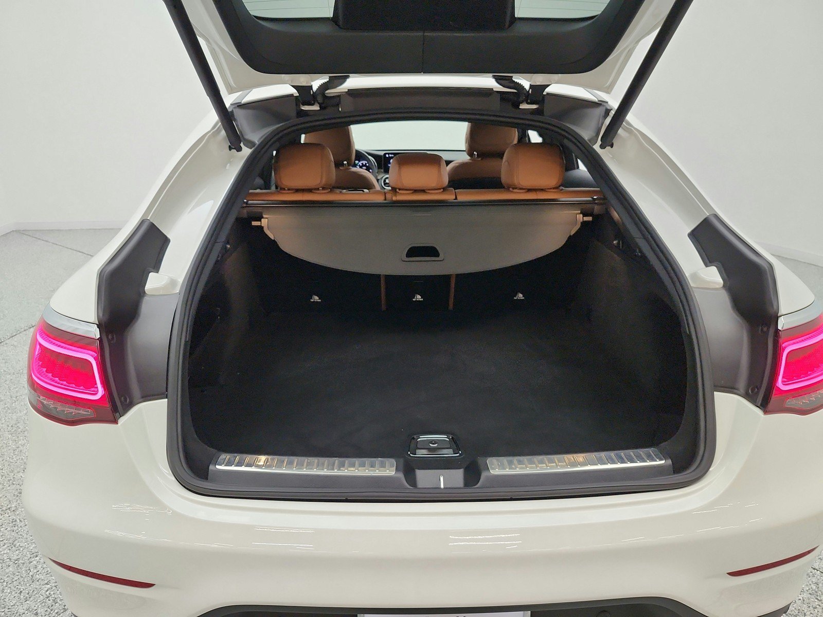 Certified 2023 Mercedes-Benz GLC 300 4MATIC Coupe image 21
