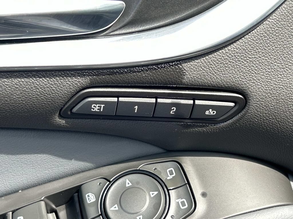 Used 2018 Buick Enclave Premium w/ Experience Buick Package FWD image 31