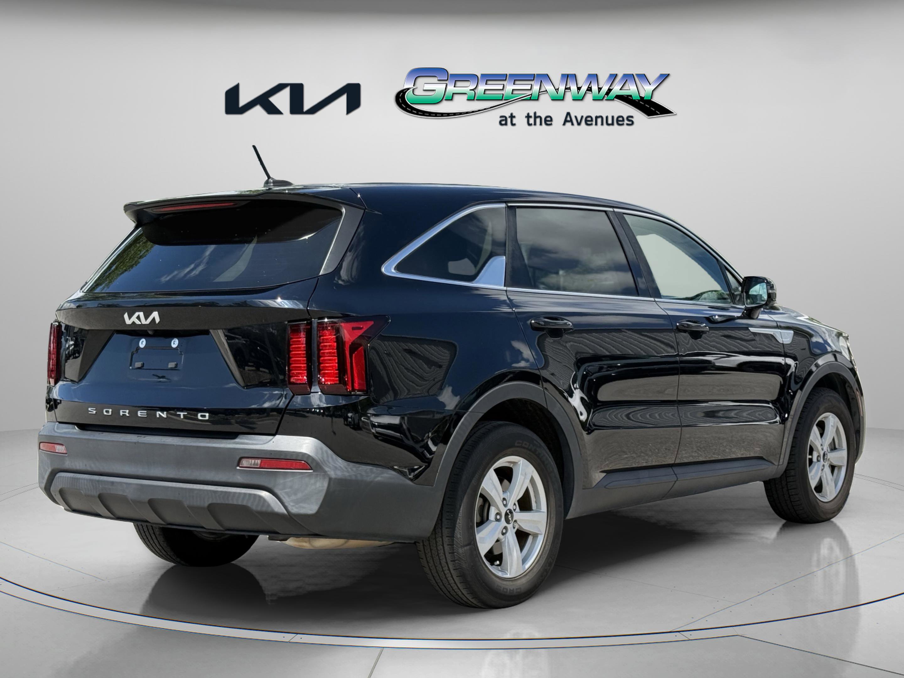 Used 2022 Kia Sorento LX FWD image 6