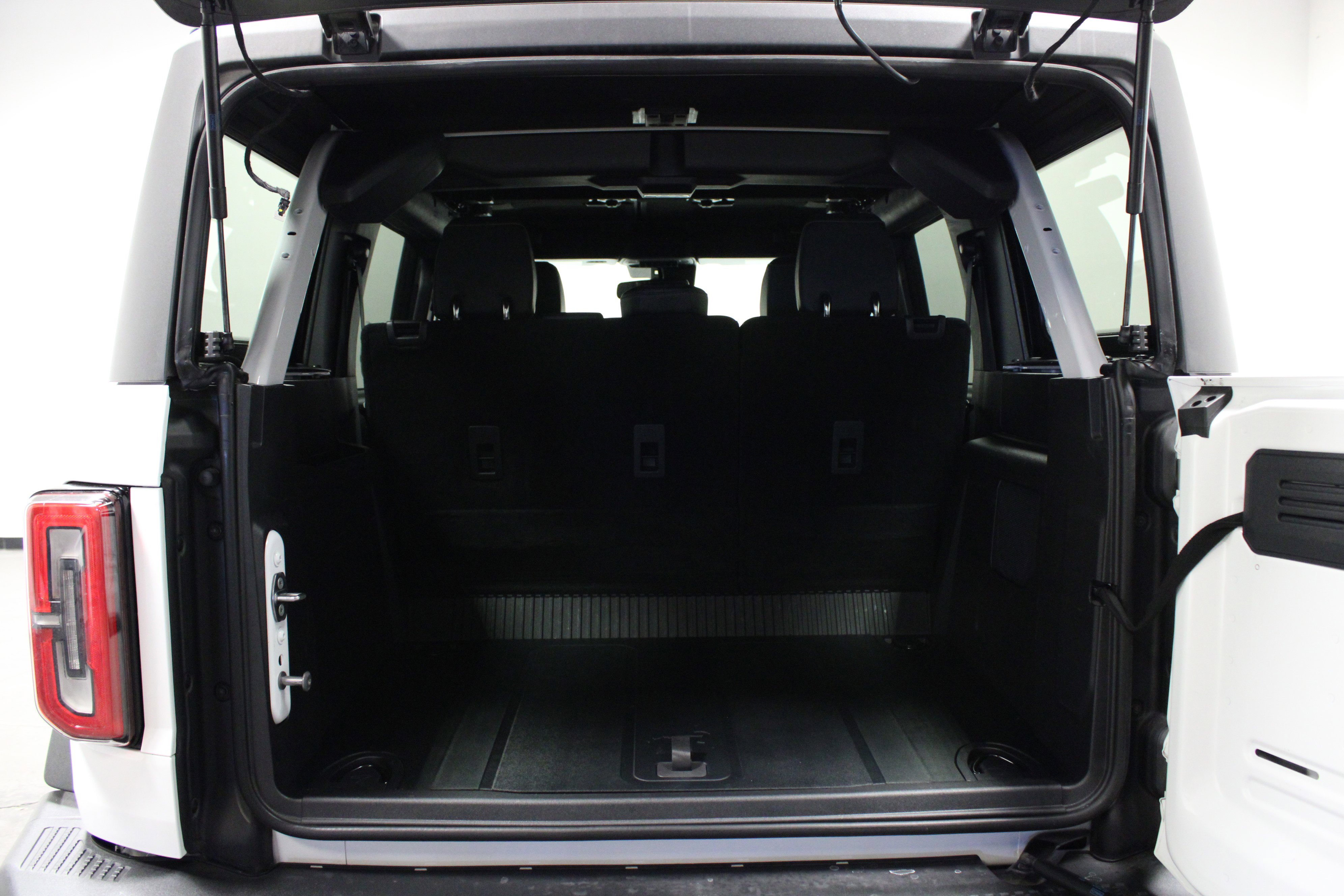 Used 2024 Ford Bronco Badlands image 14