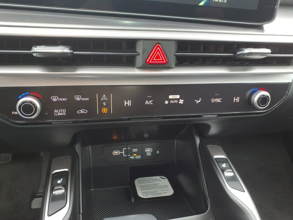 New 2026 Kia Sorento S FWD image 18