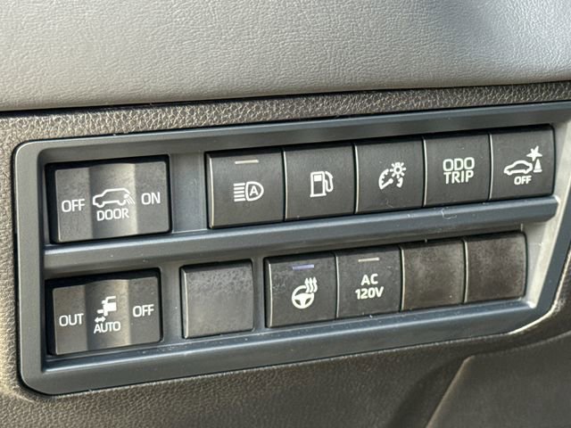 Used 2026 Toyota Sequoia Platinum image 25