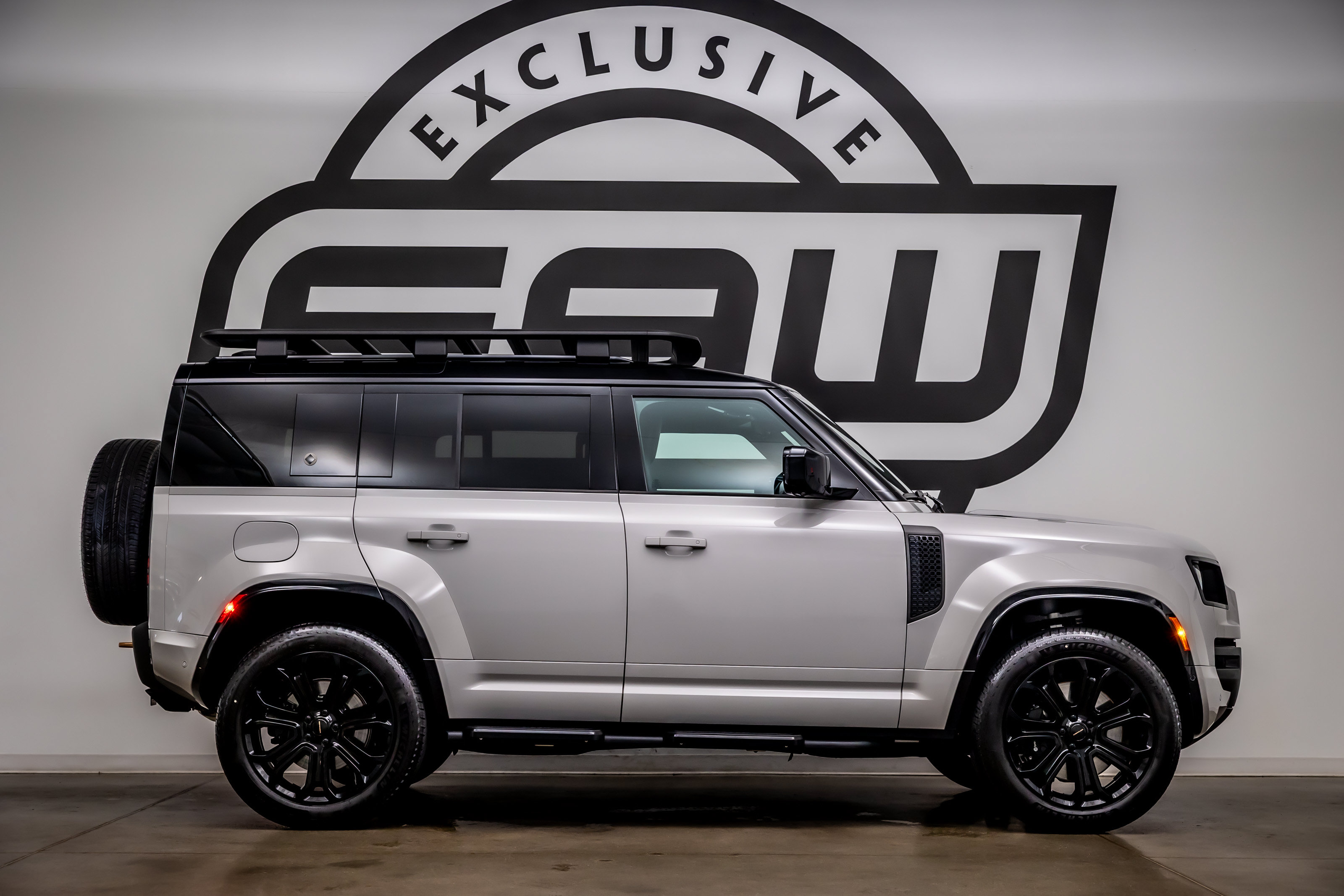Used 2026 Land Rover Defender 110 OCTA AWD/4WD image 9