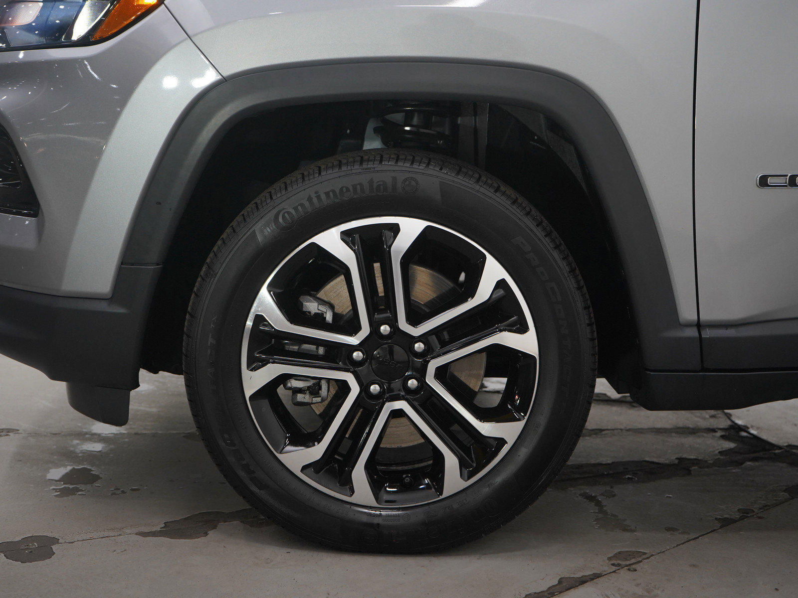 Used 2023 Jeep Compass Limited AWD/4WD image 29