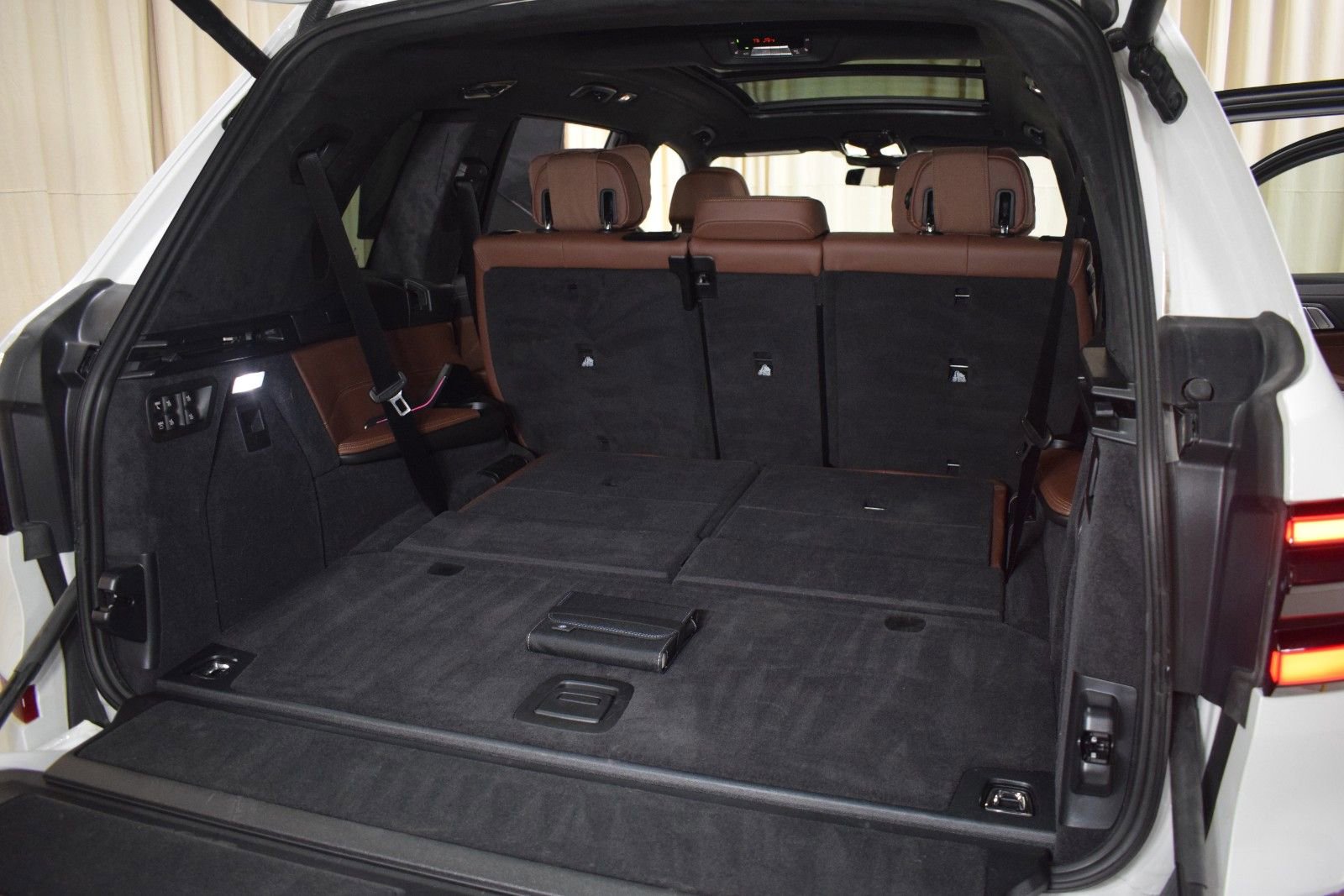 Used 2026 BMW X7 M60i image 43