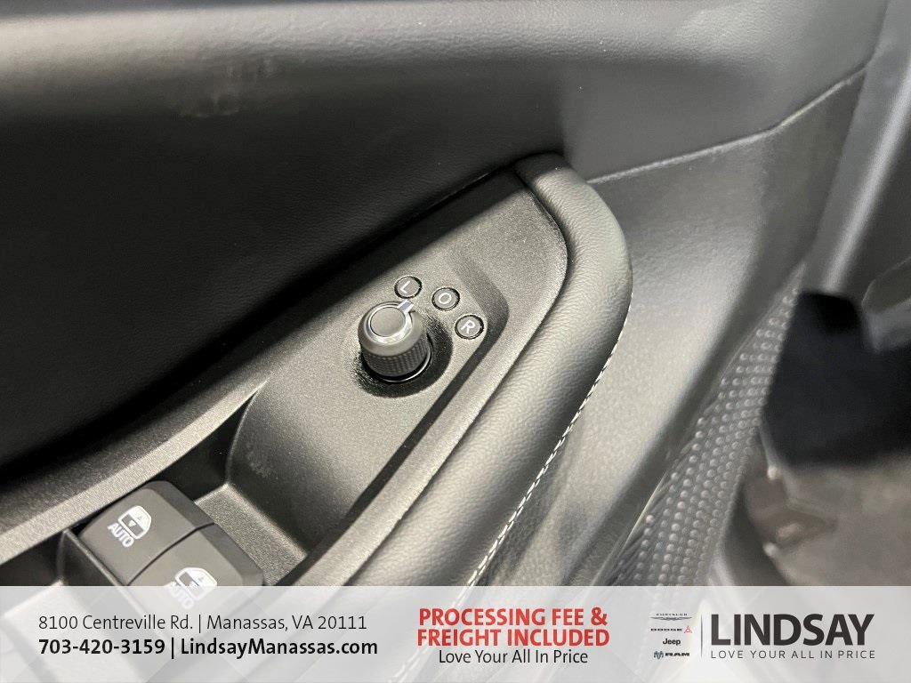 New 2025 Jeep Grand Cherokee L Laredo w/ Luxury Tech Group I AWD/4WD image 24