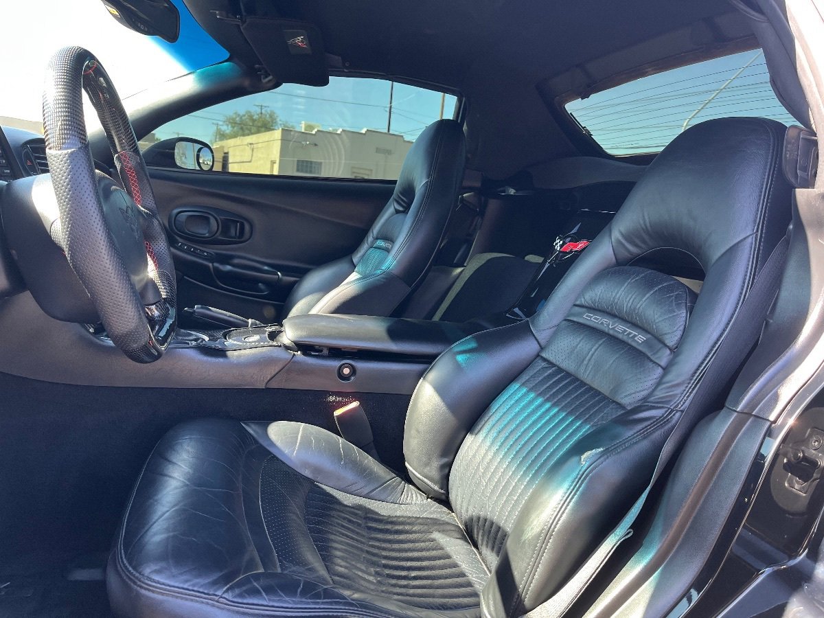 Used 2002 Chevrolet Corvette Convertible w/ Preferred Equipment Group2 RWD image 20