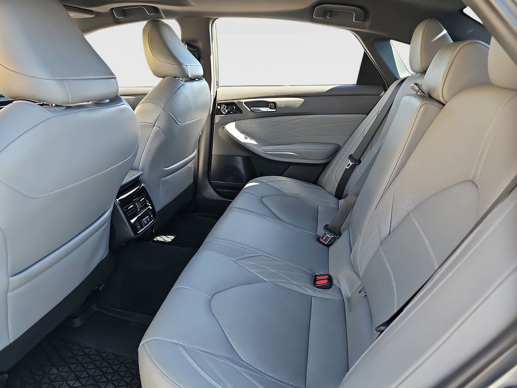 Certified 2021 Toyota Avalon Limited w/ Advanced Safety Package AWD/4WD image 21
