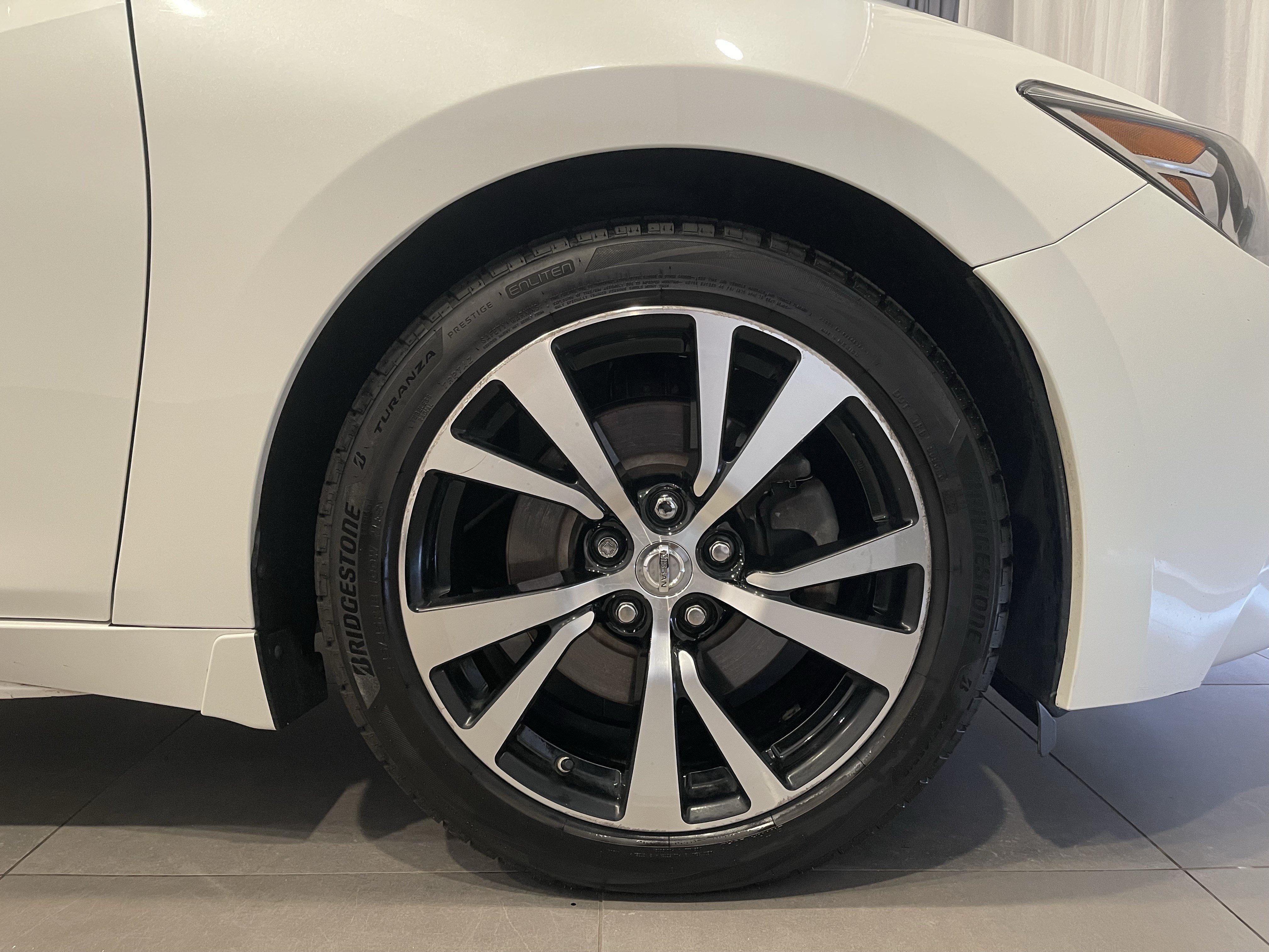 Used 2017 Nissan Maxima Platinum FWD image 10