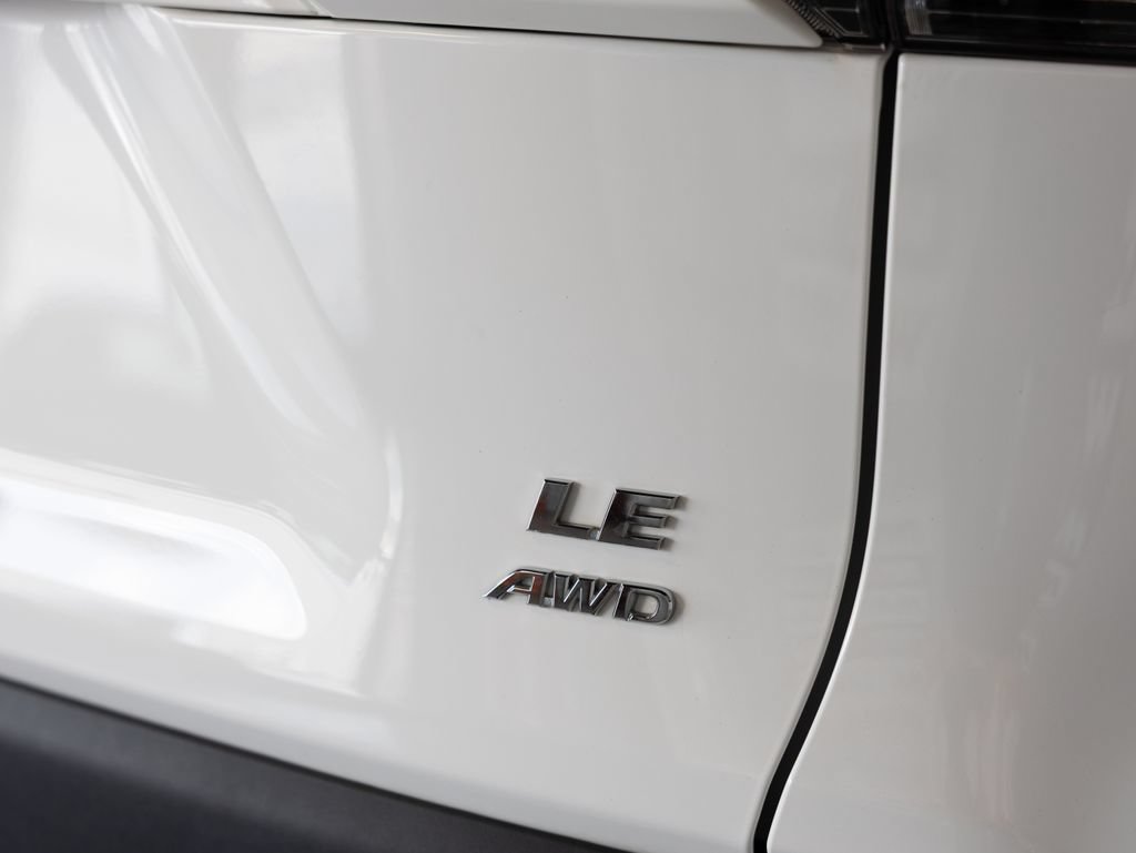Used 2024 Toyota RAV4 LE AWD/4WD image 7