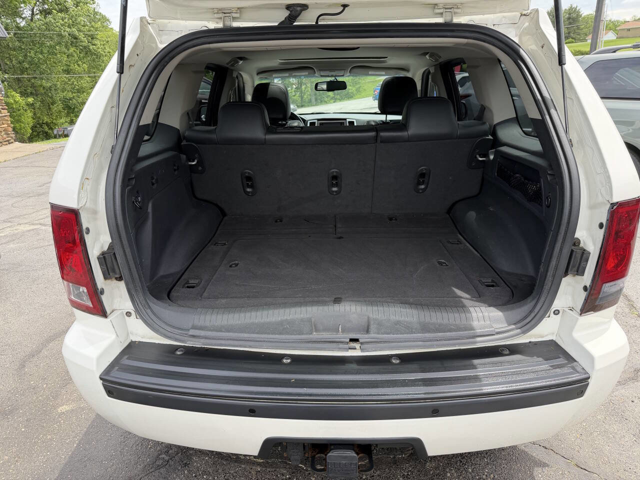 Used 2010 Jeep Grand Cherokee Laredo AWD/4WD image 11