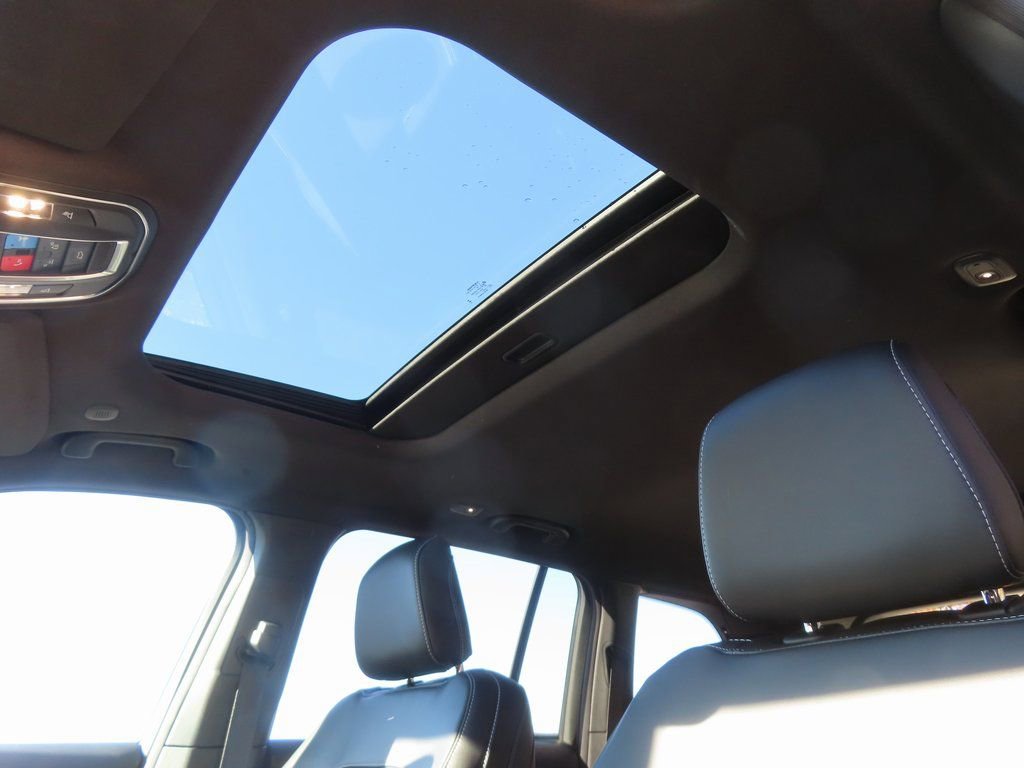 New 2025 Jeep Grand Cherokee Altitude image 7