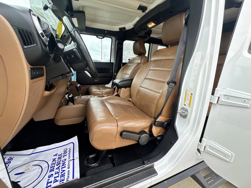 Used 2012 Jeep Wrangler Unlimited Rubicon w/ Dual Top Group image 6