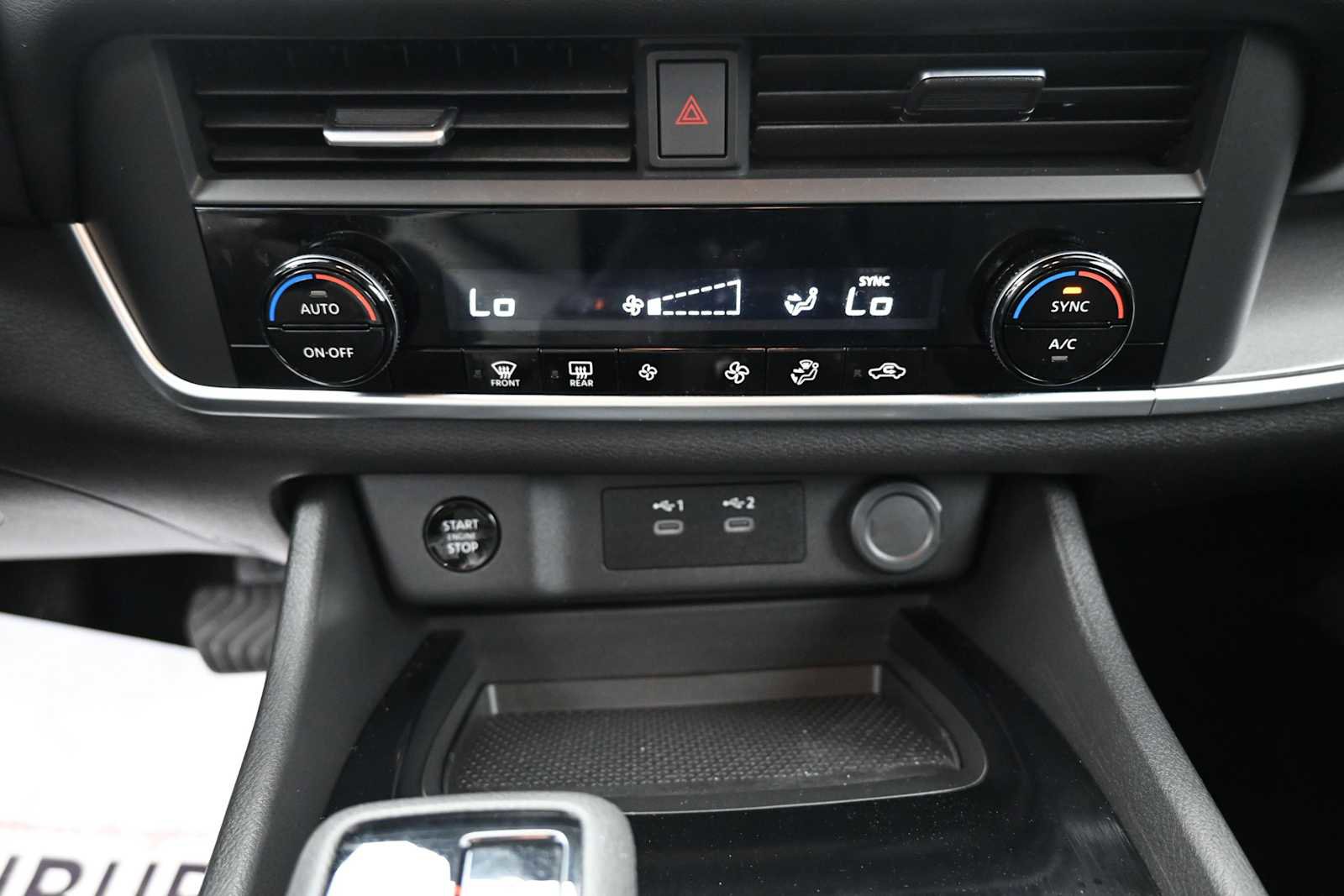 Used 2025 Nissan Rogue SV AWD/4WD image 9