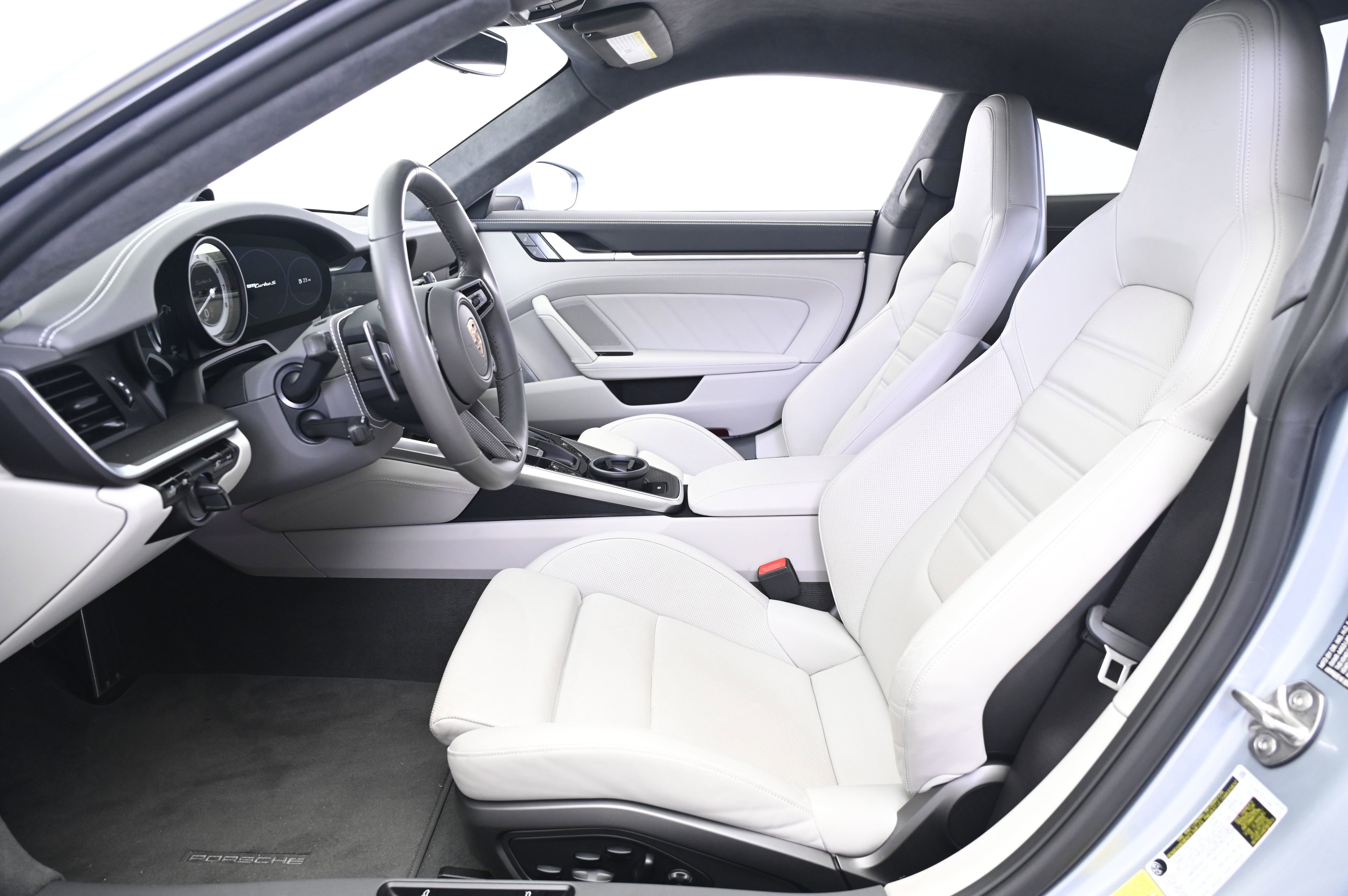 Used 2021 Porsche 911 Turbo image 25