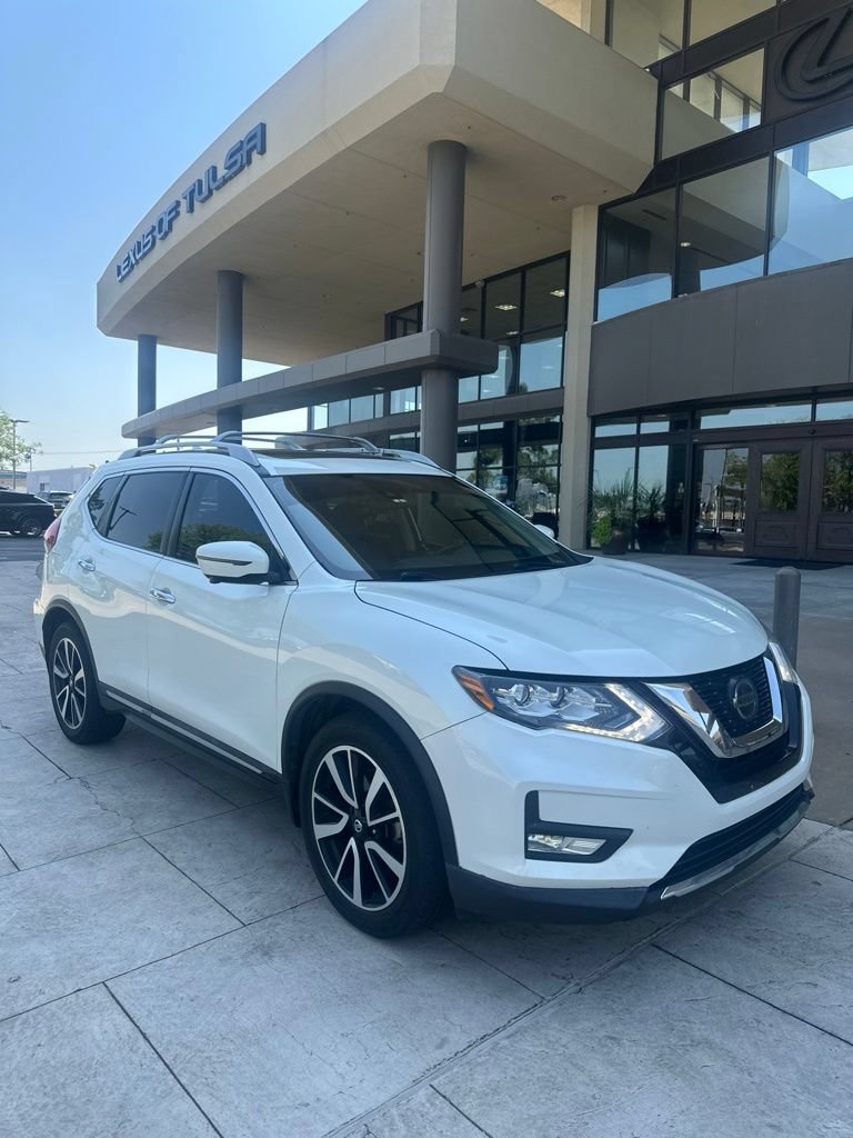 Used 2019 Nissan Rogue SL w/ Premium Package FWD image 3
