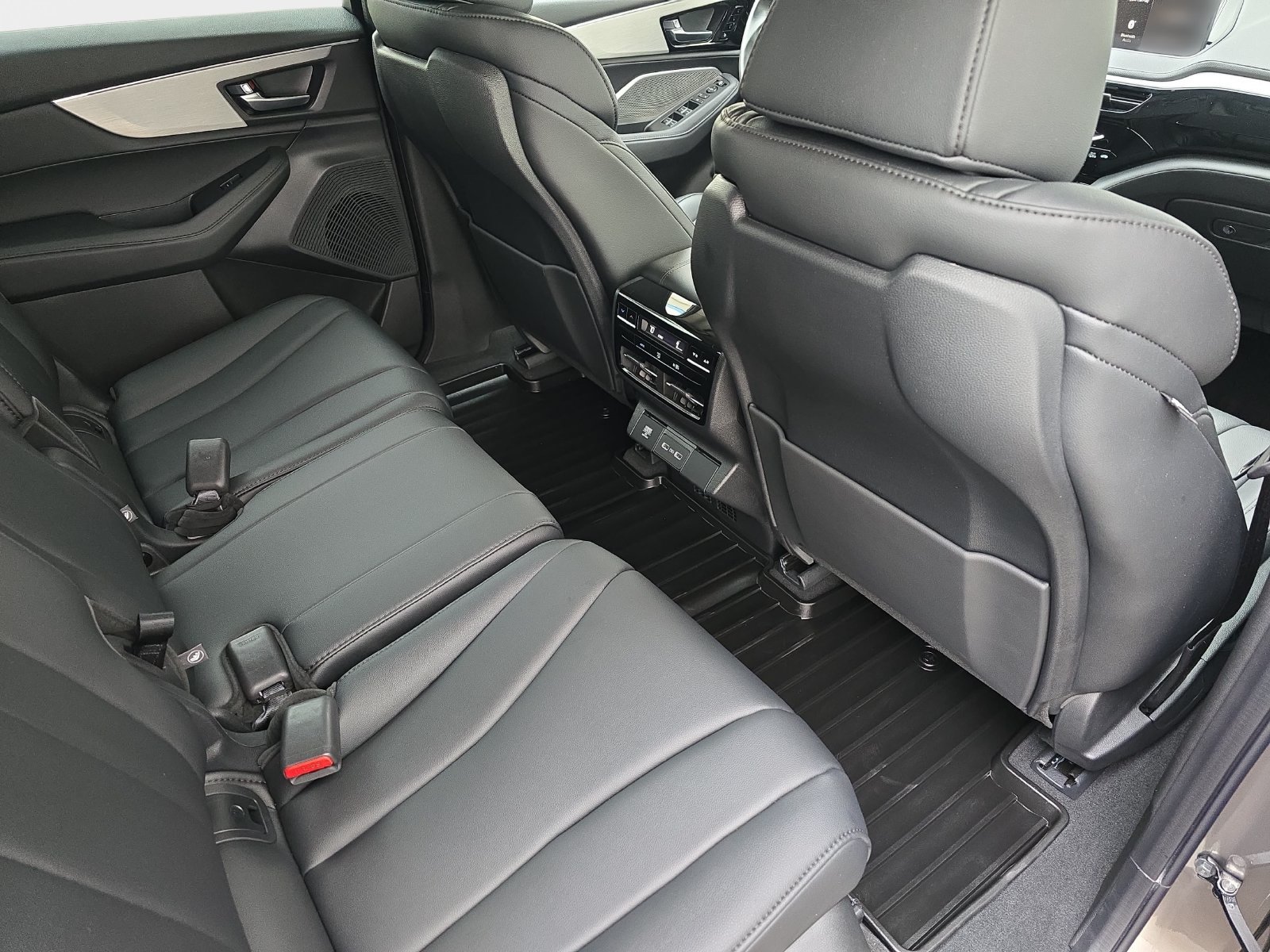 Used 2024 Acura MDX SH-AWD image 13