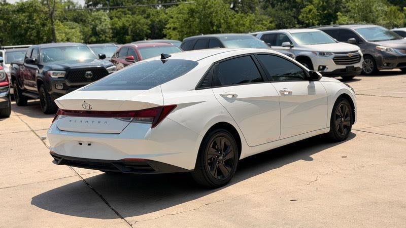 Used 2021 Hyundai Elantra SEL w/ Convenience Package FWD image 5