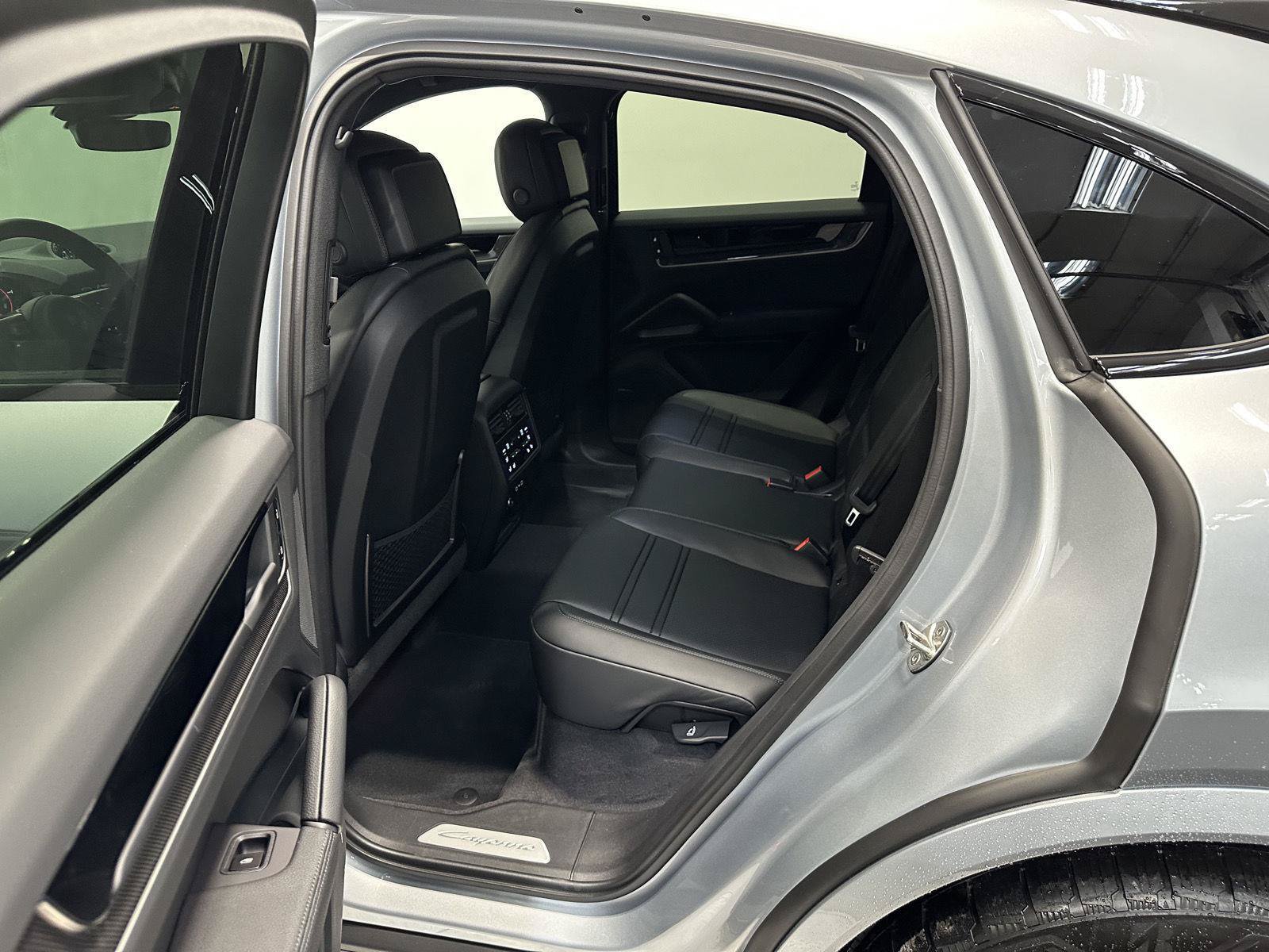 New 2026 Porsche Cayenne Coupe AWD/4WD image 35