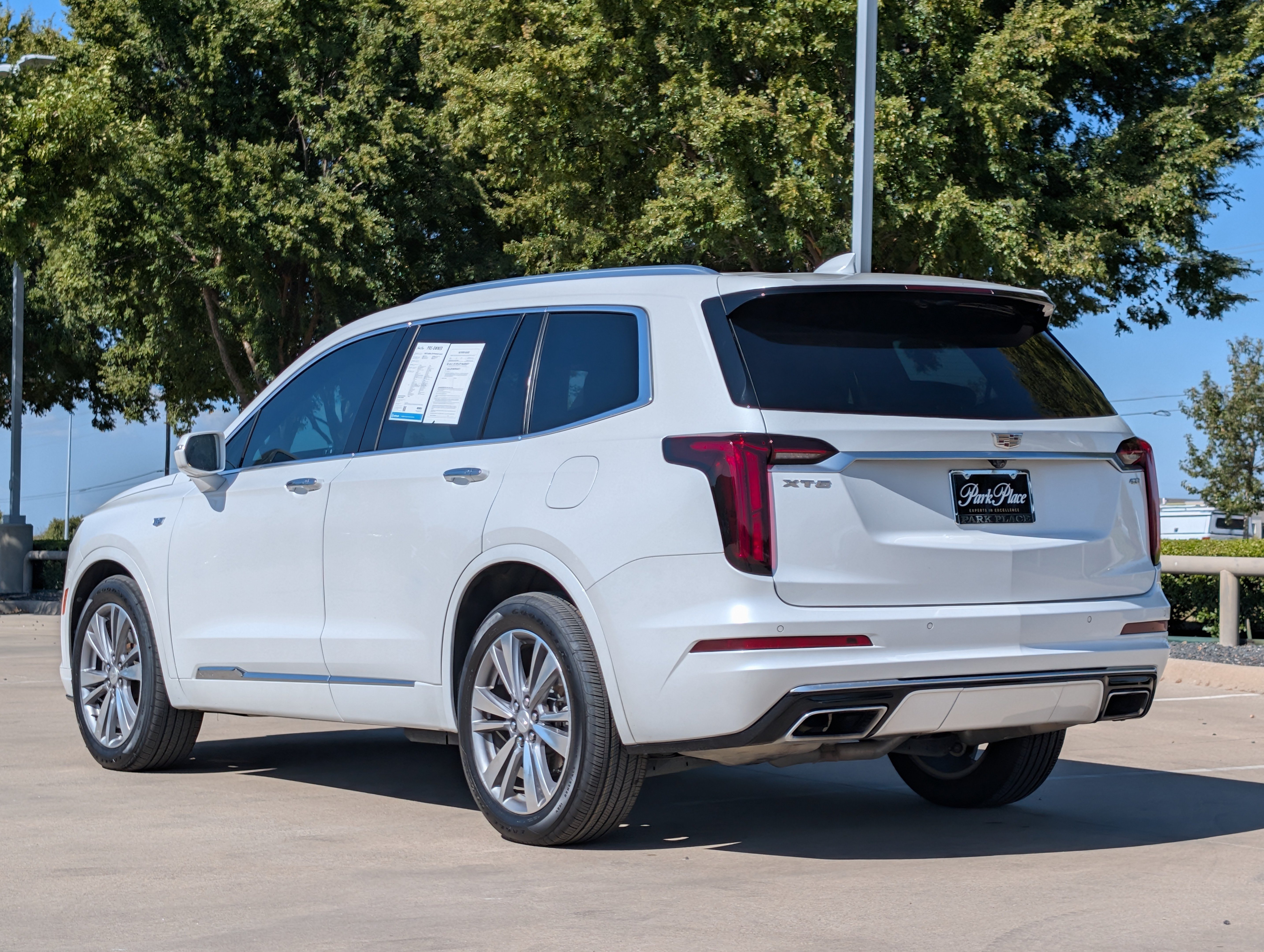 Used 2020 Cadillac XT6 Premium Luxury FWD image 3