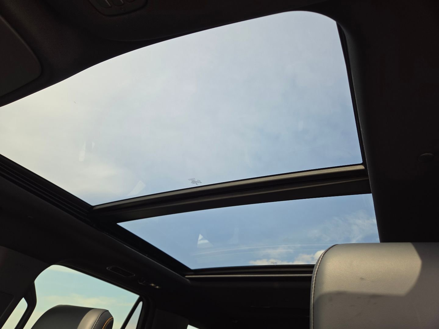 Used 2025 Ford Expedition Tremor image 3