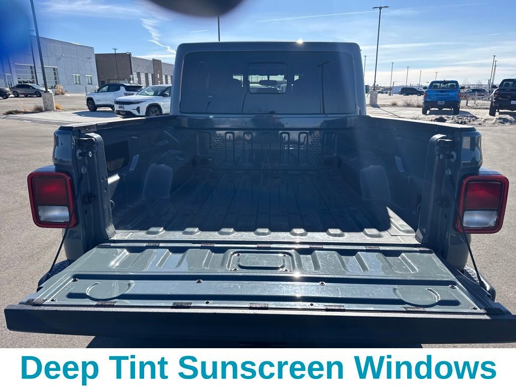 Used 2025 Jeep Gladiator Sport image 24