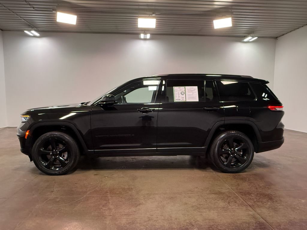 Used 2023 Jeep Grand Cherokee L Laredo AWD/4WD image 7
