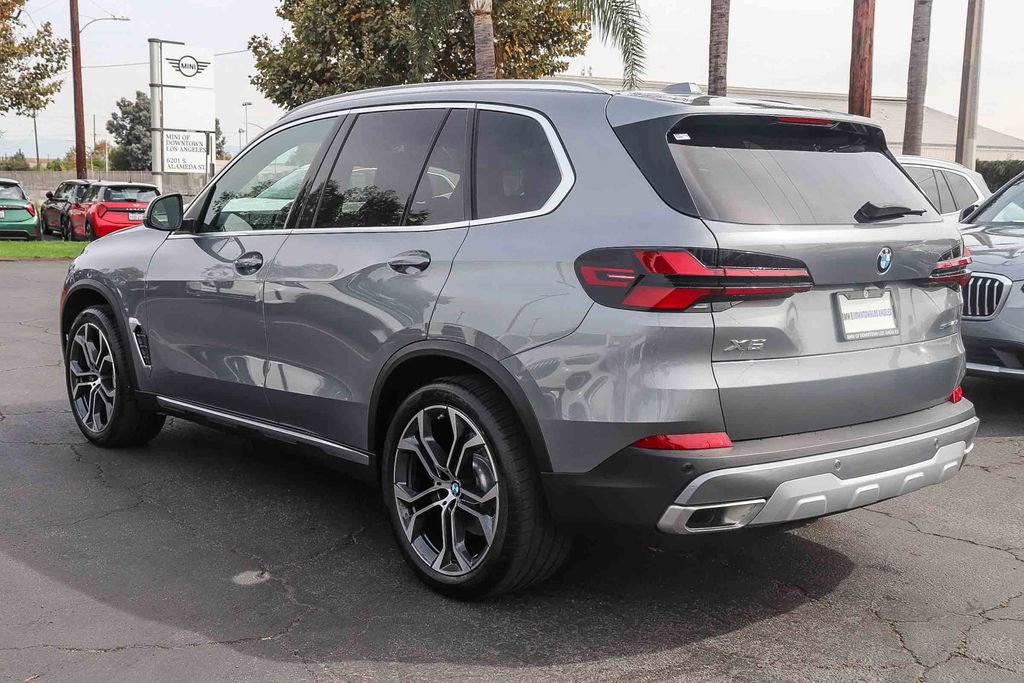 Used 2025 BMW X5 sDrive40i w/ Premium Package image 6