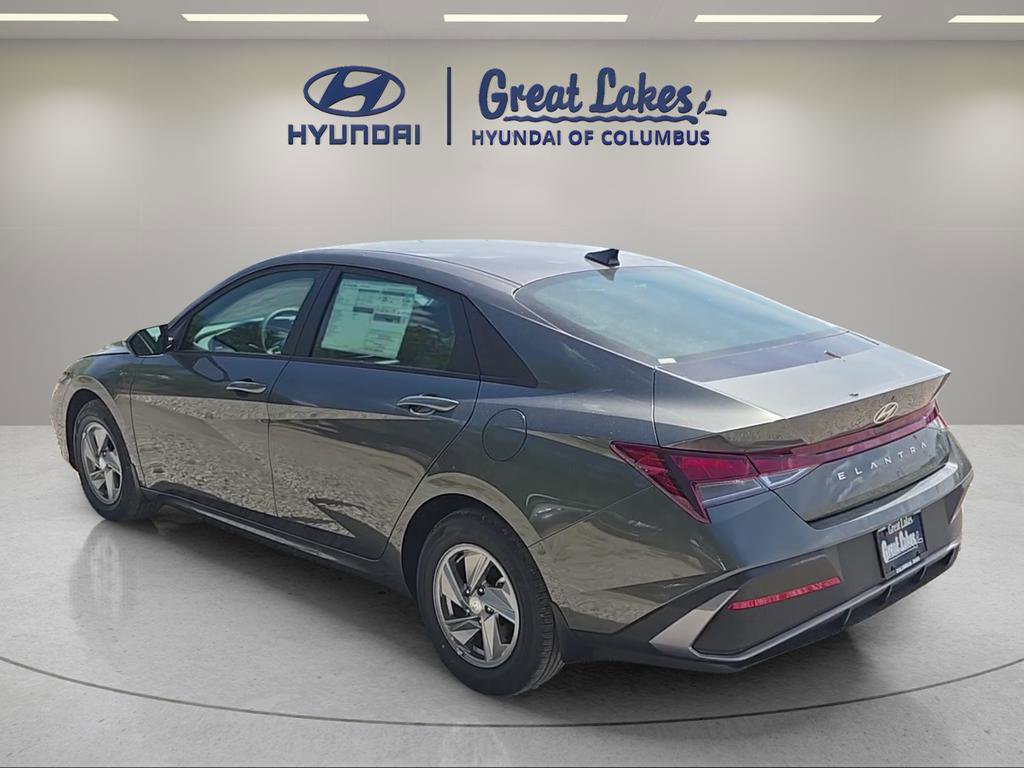 New 2026 Hyundai Elantra SE FWD image 5