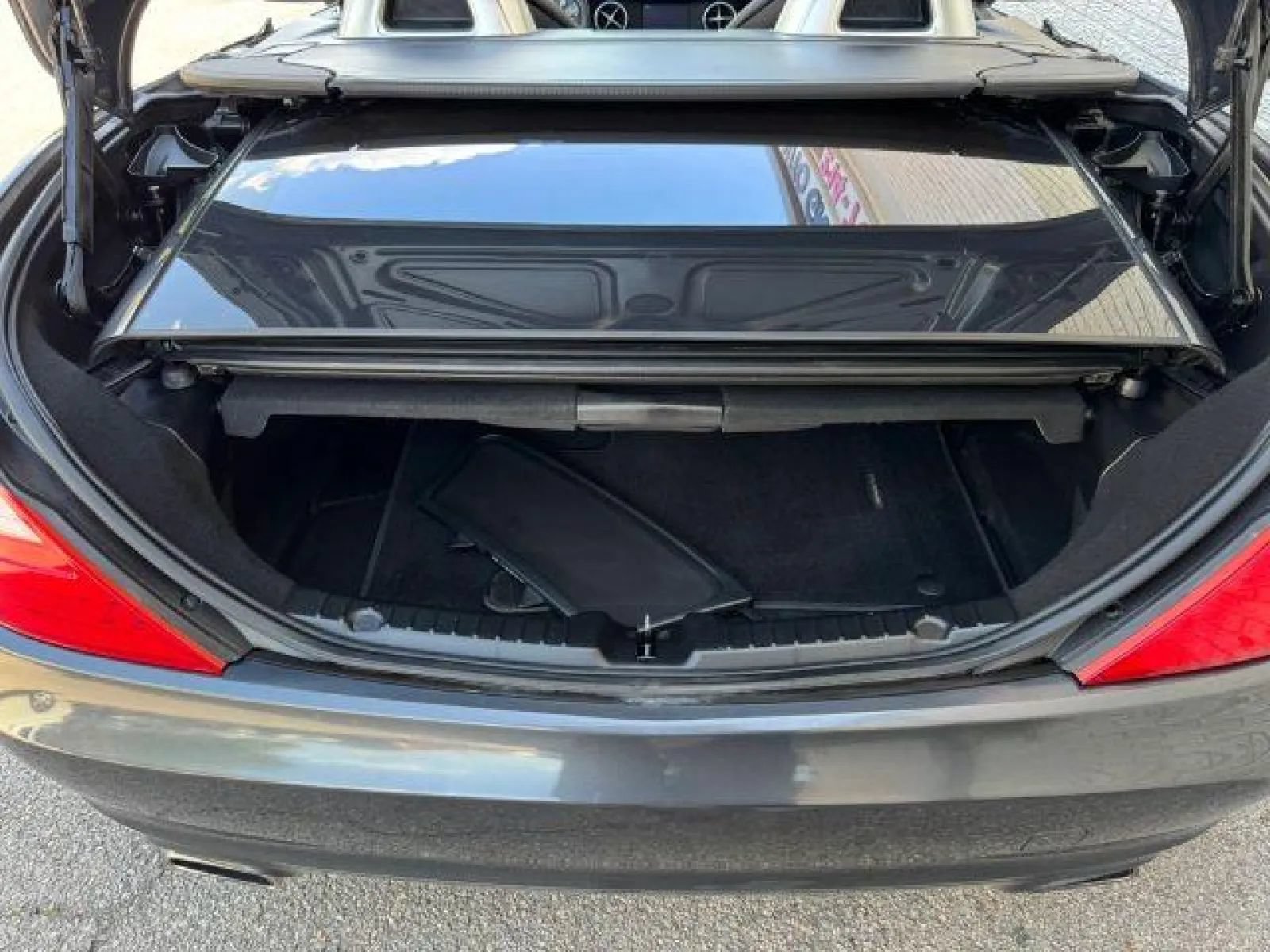 Used 2015 Mercedes-Benz SLK 250 image 29