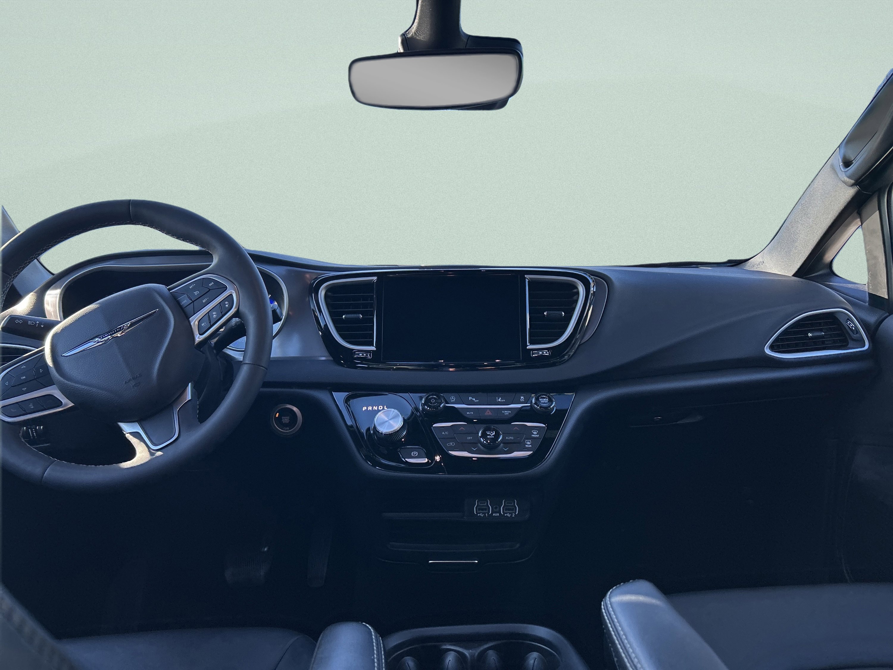 Used 2025 Chrysler Pacifica Select image 18