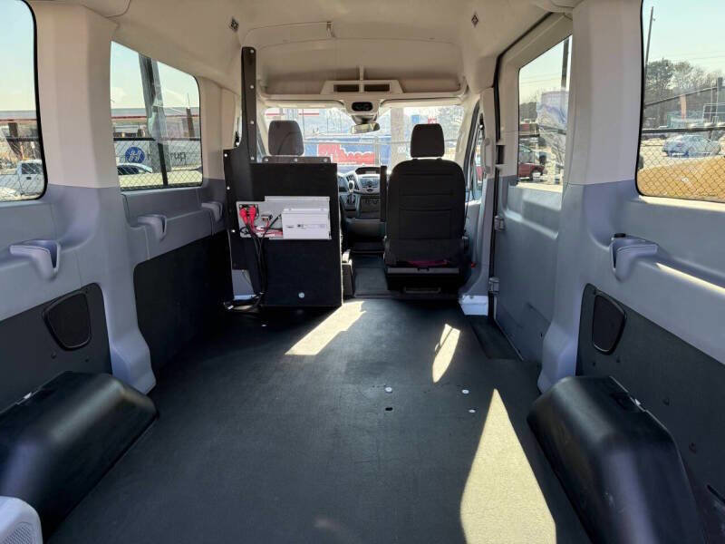 Used 2018 Ford Transit 150 XLT RWD image 12