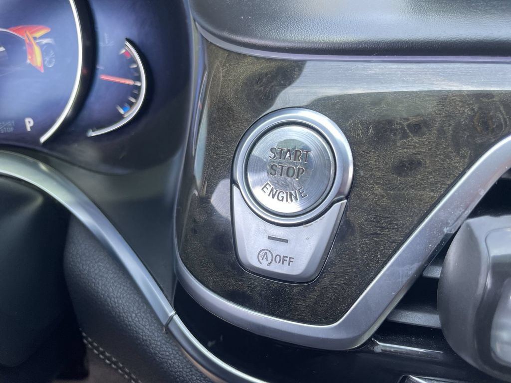 Used 2016 BMW 750i RWD image 26