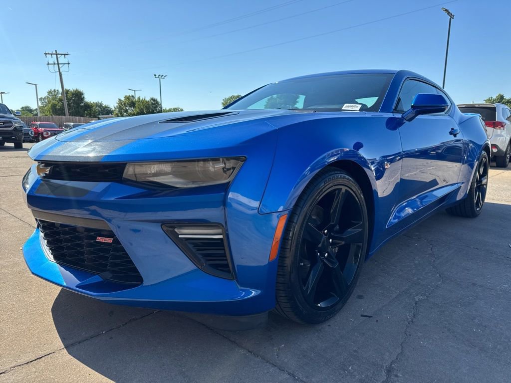 Used 2017 Chevrolet Camaro SS RWD image 3