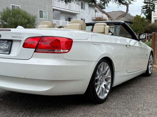 Used 2010 BMW 328i Convertible w/ Premium Pkg image 35