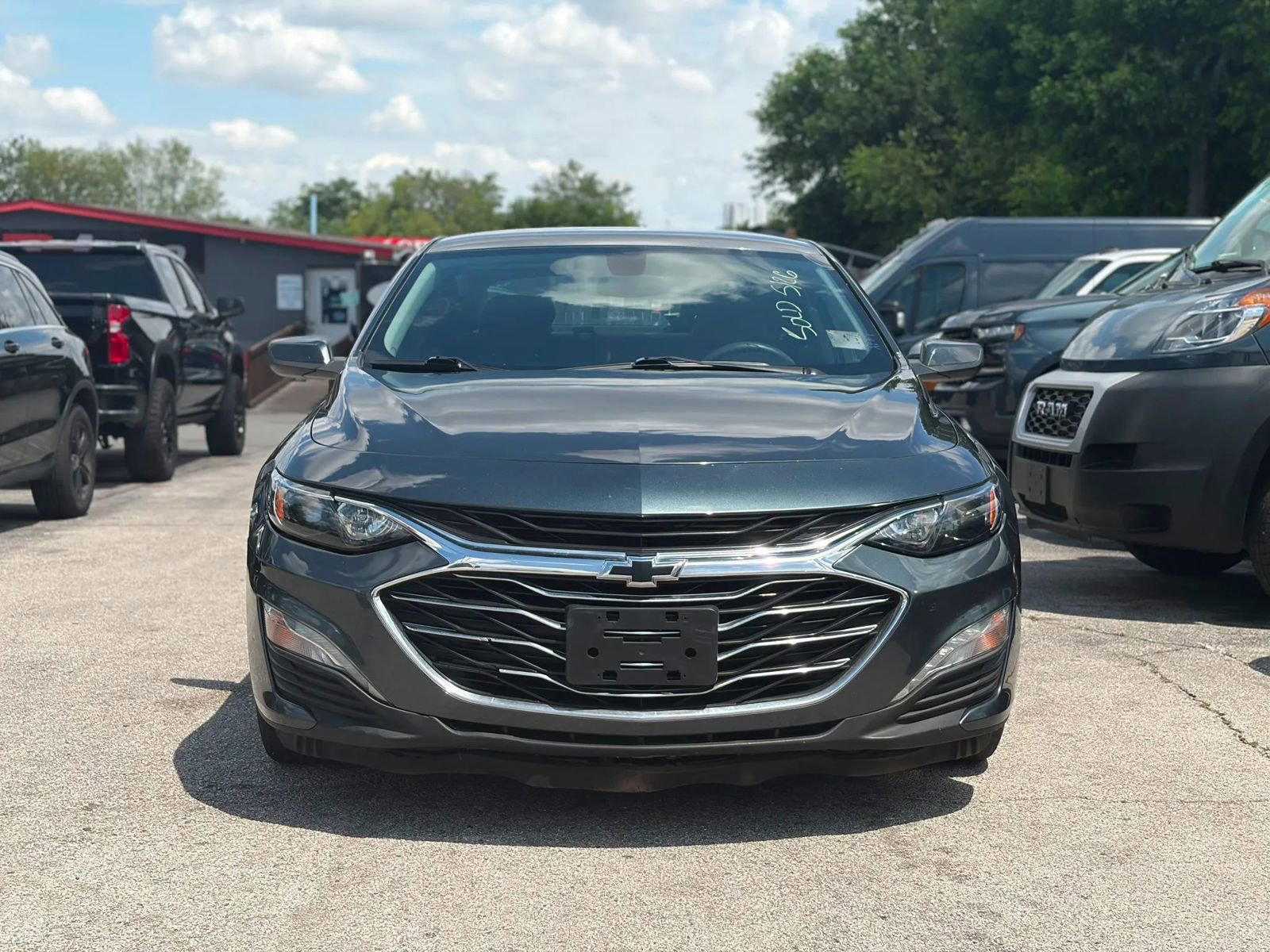Used 2021 Chevrolet Malibu LT FWD image 2