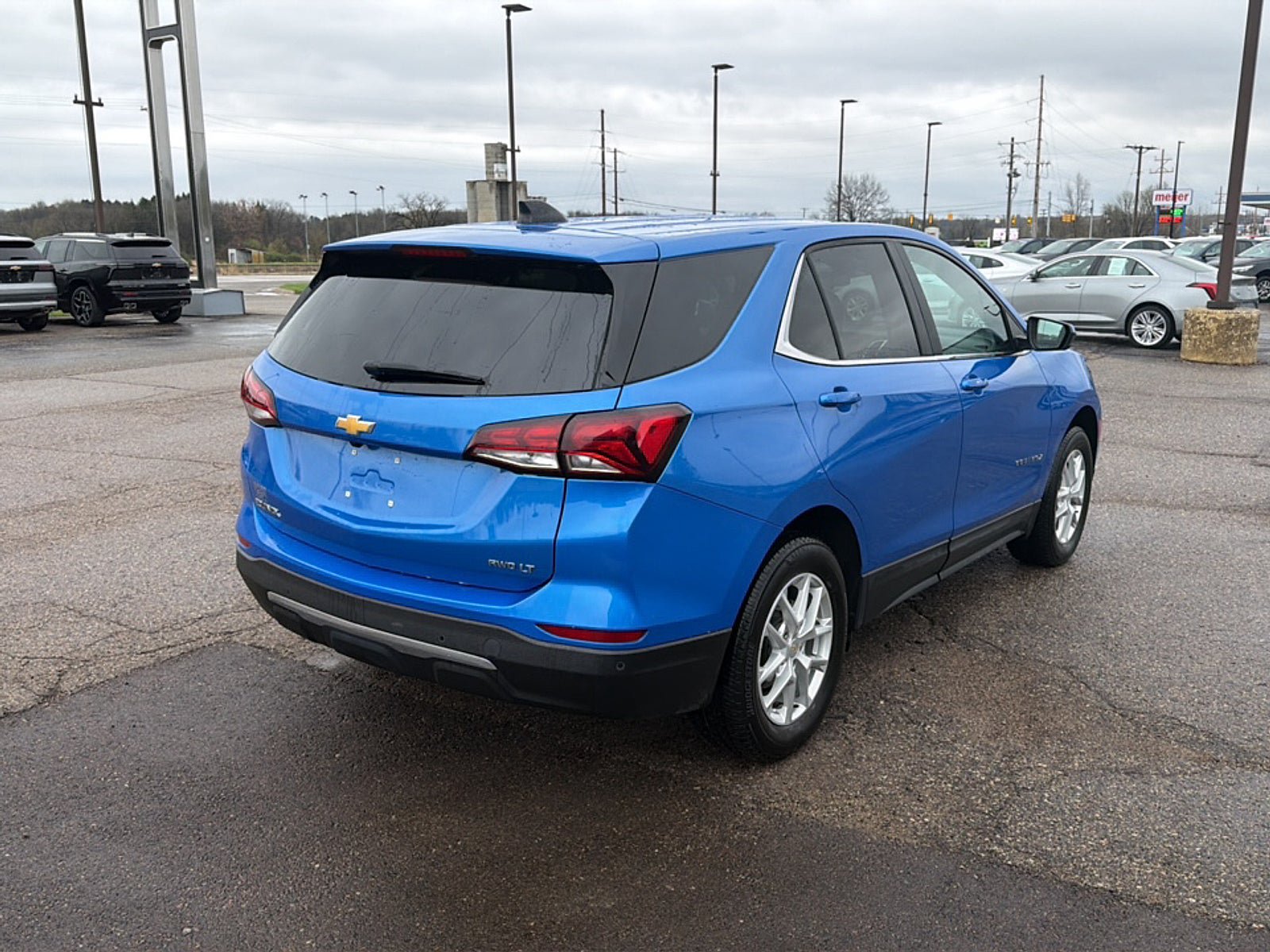 Used 2024 Chevrolet Equinox LT w/ LPO, Floor Liner Package AWD/4WD image 4