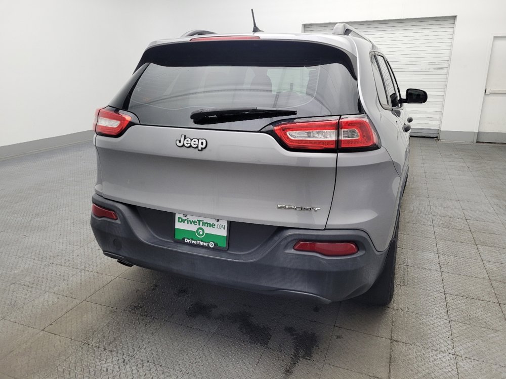 Used 2015 Jeep Cherokee Sport FWD image 7