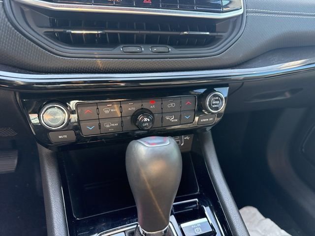 Used 2022 Jeep Compass Altitude w/ Convenience Group AWD/4WD image 21