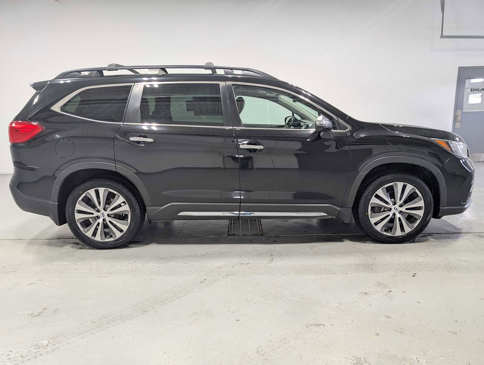 Used 2019 Subaru Ascent Touring w/ Popular Package #3 image 7